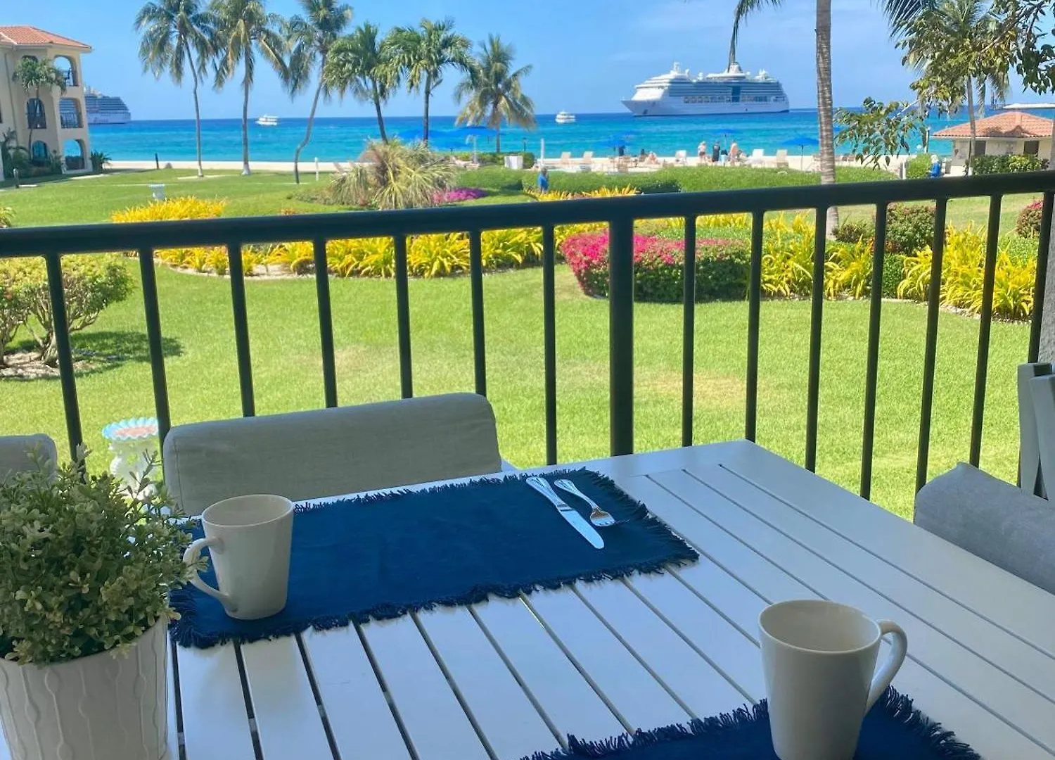 Oceanfront Condo On Seven Mile Beach 0*,  Cayman Islands