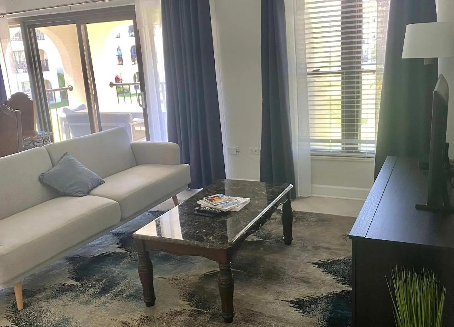 Oceanfront Condo On Seven Mile Beach